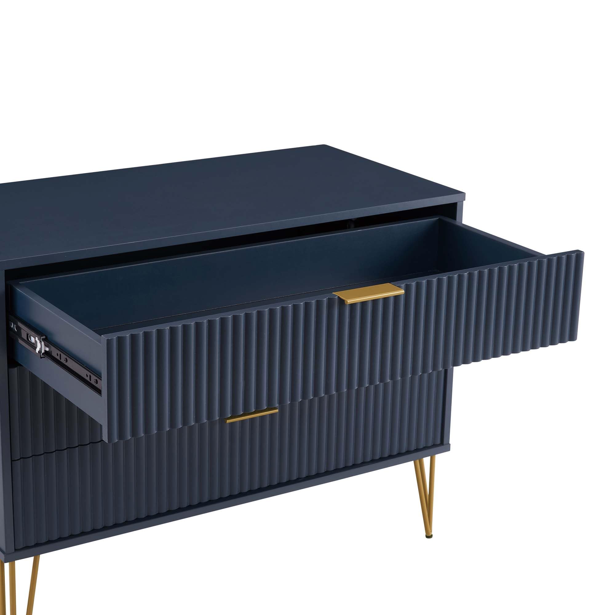 3-Drawer Dresser with Ribbed Front