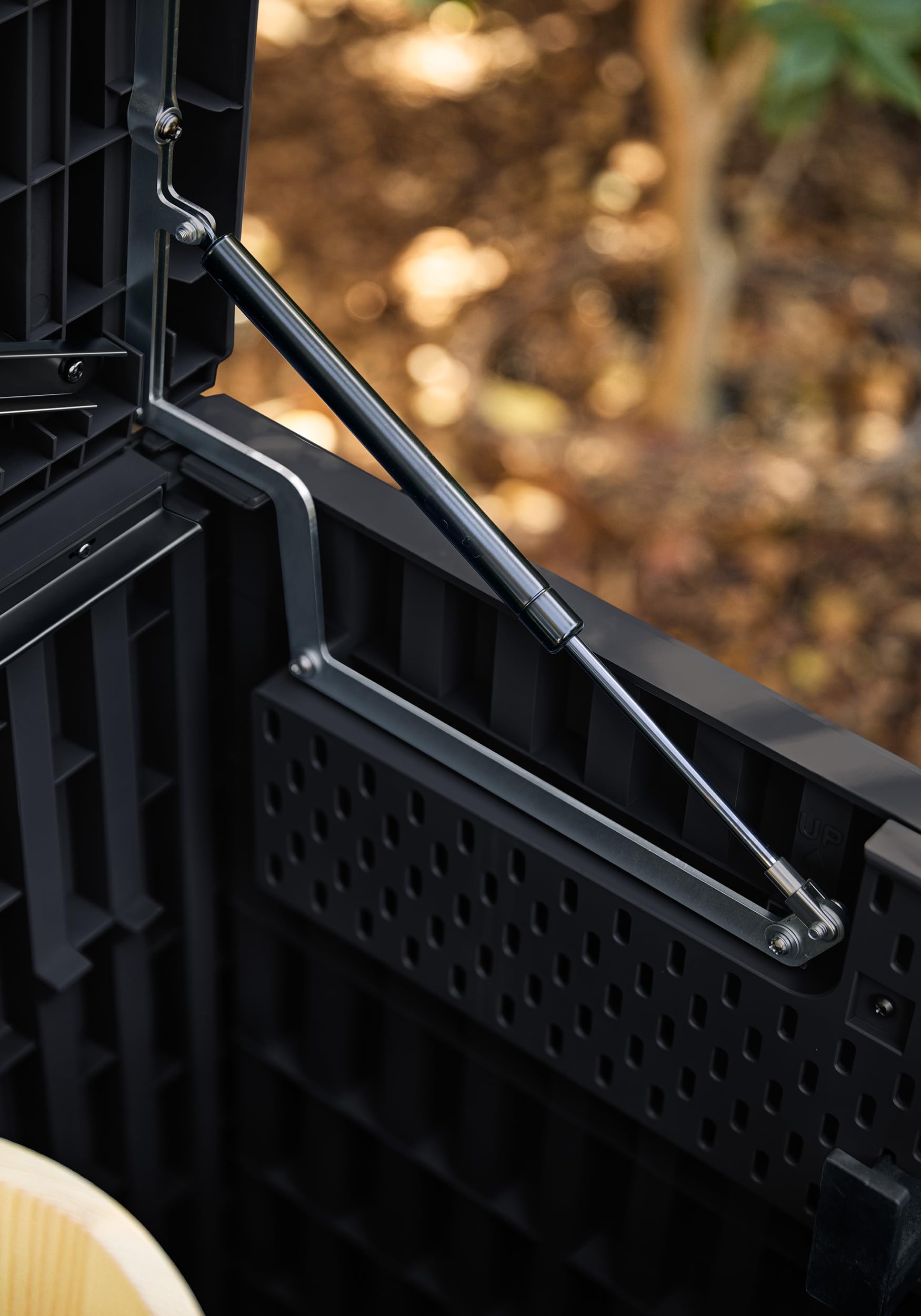 120 Gallon Lockable Deck Storage Box