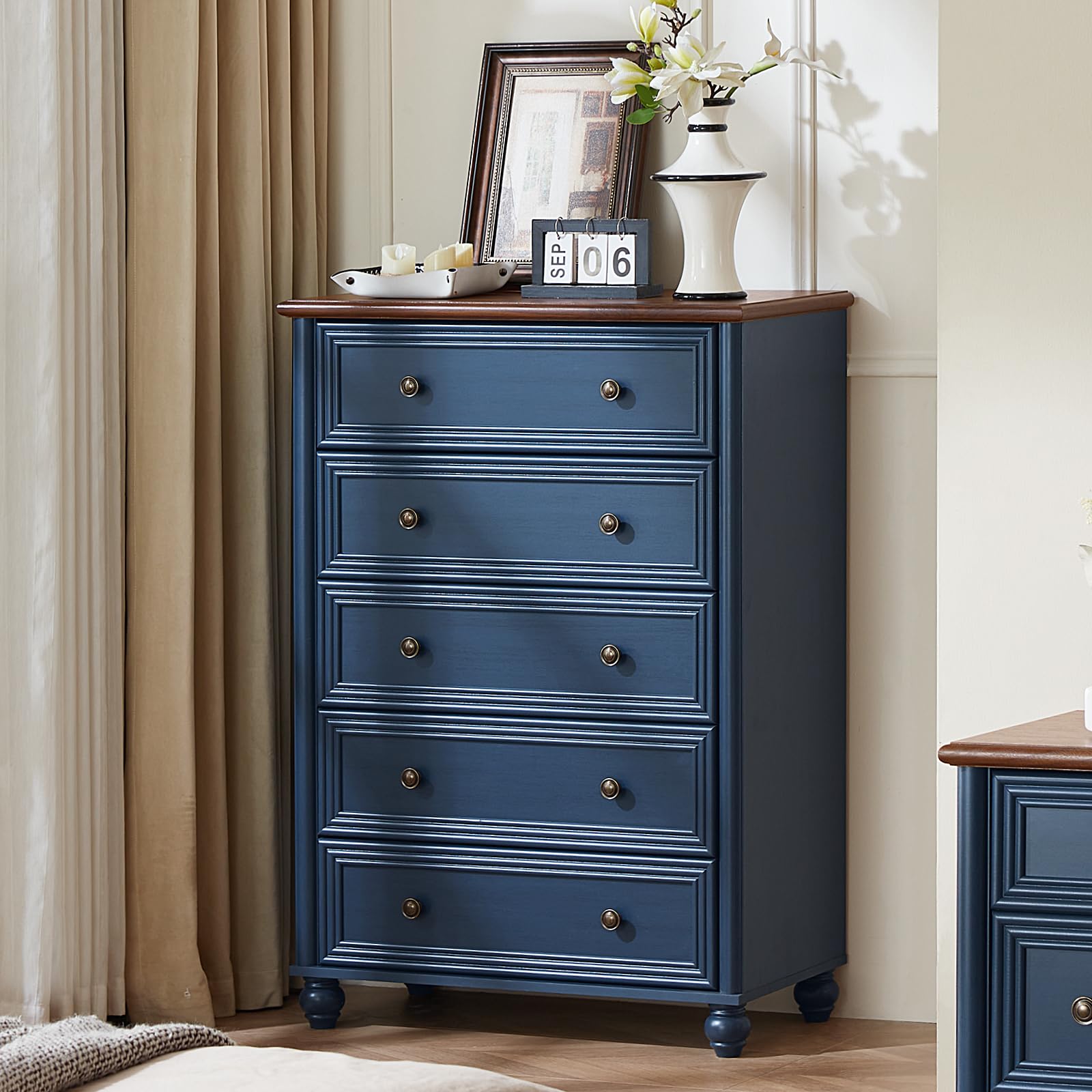 5 Drawer Dresser with Roman Column Design
