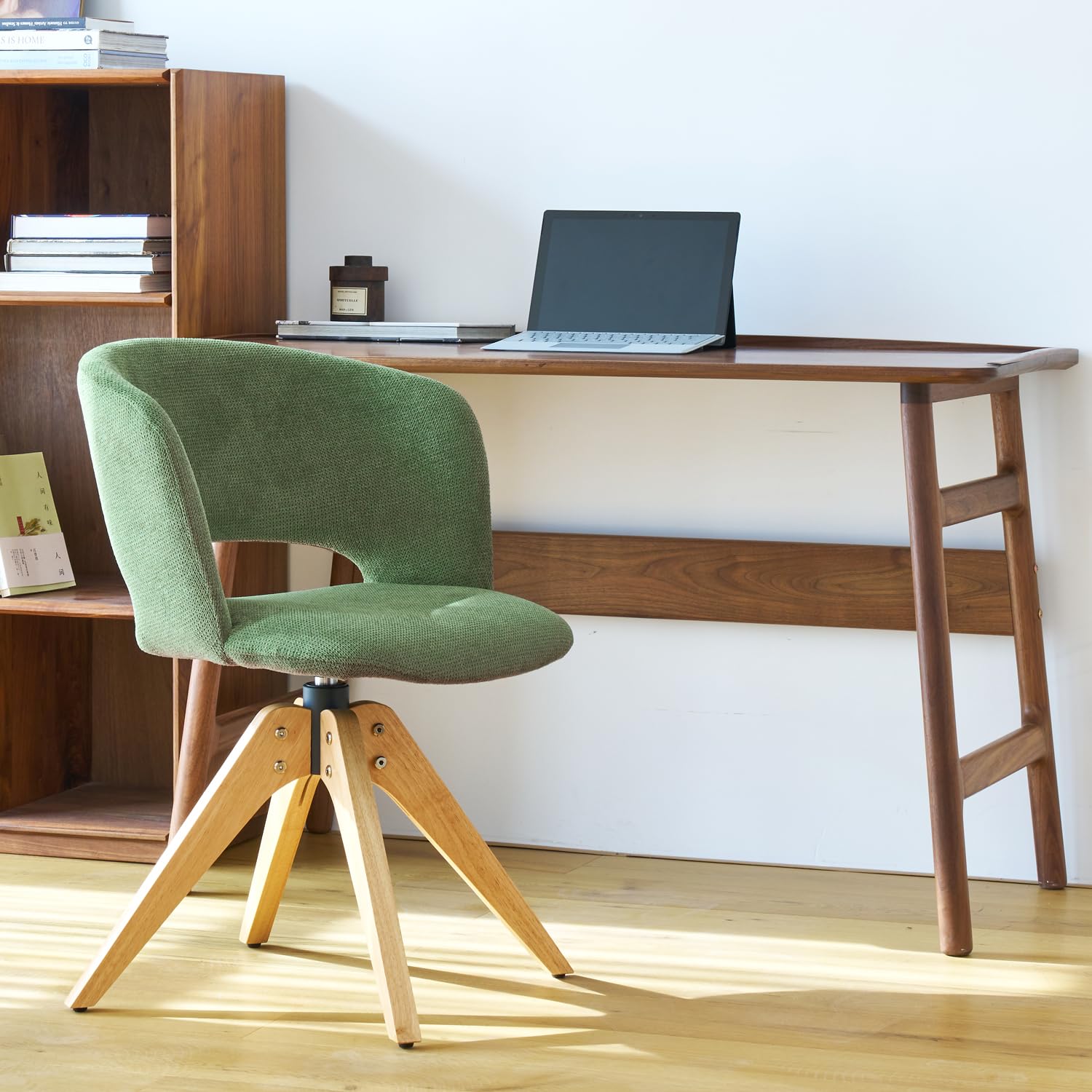 Mid Century Modern Swivel Accent Chair with Solid Wood Legs