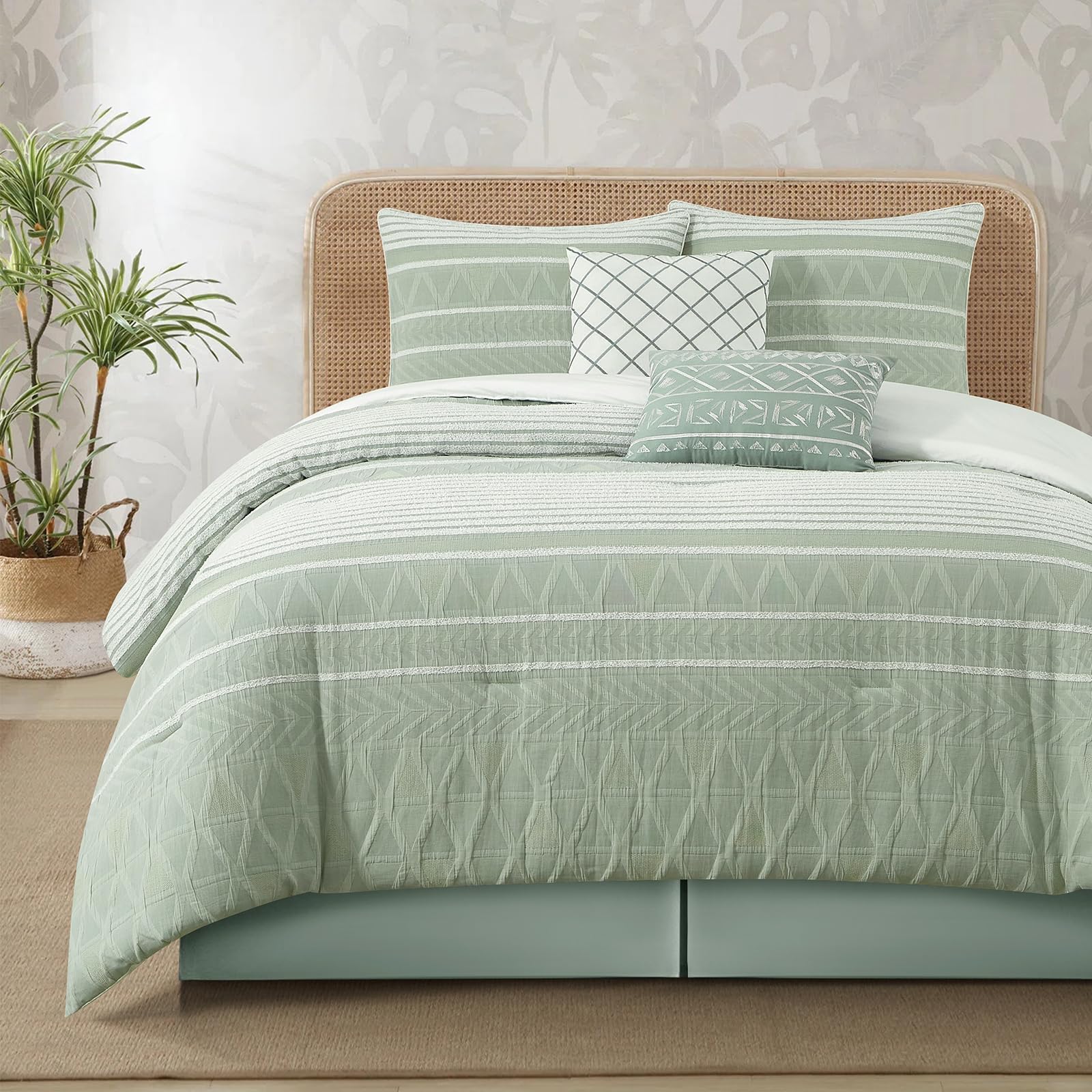 King Geometric Jacquard Comforter Set - Sage