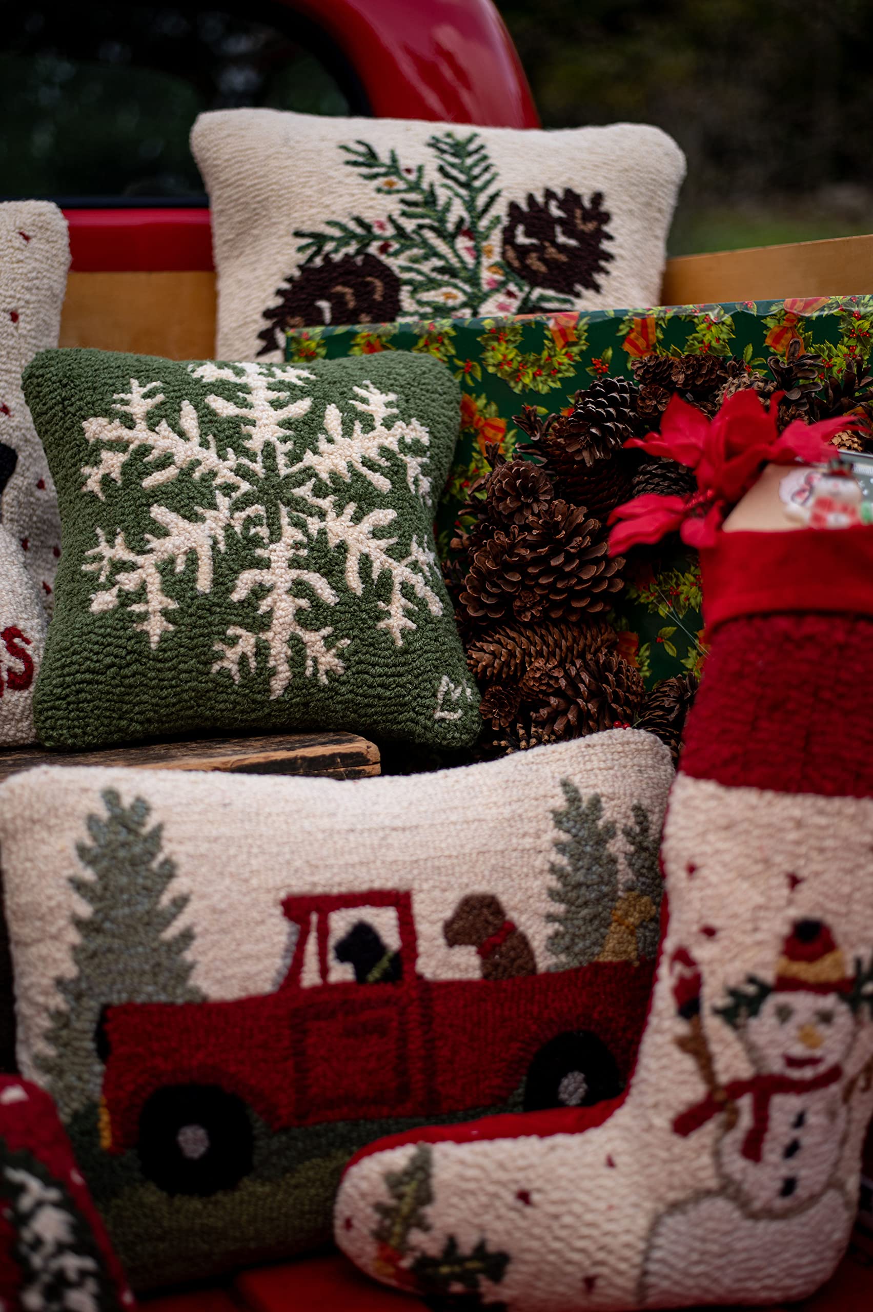 Pine Snowflake Hand-Hooked Wool Decorative Throw Pillow