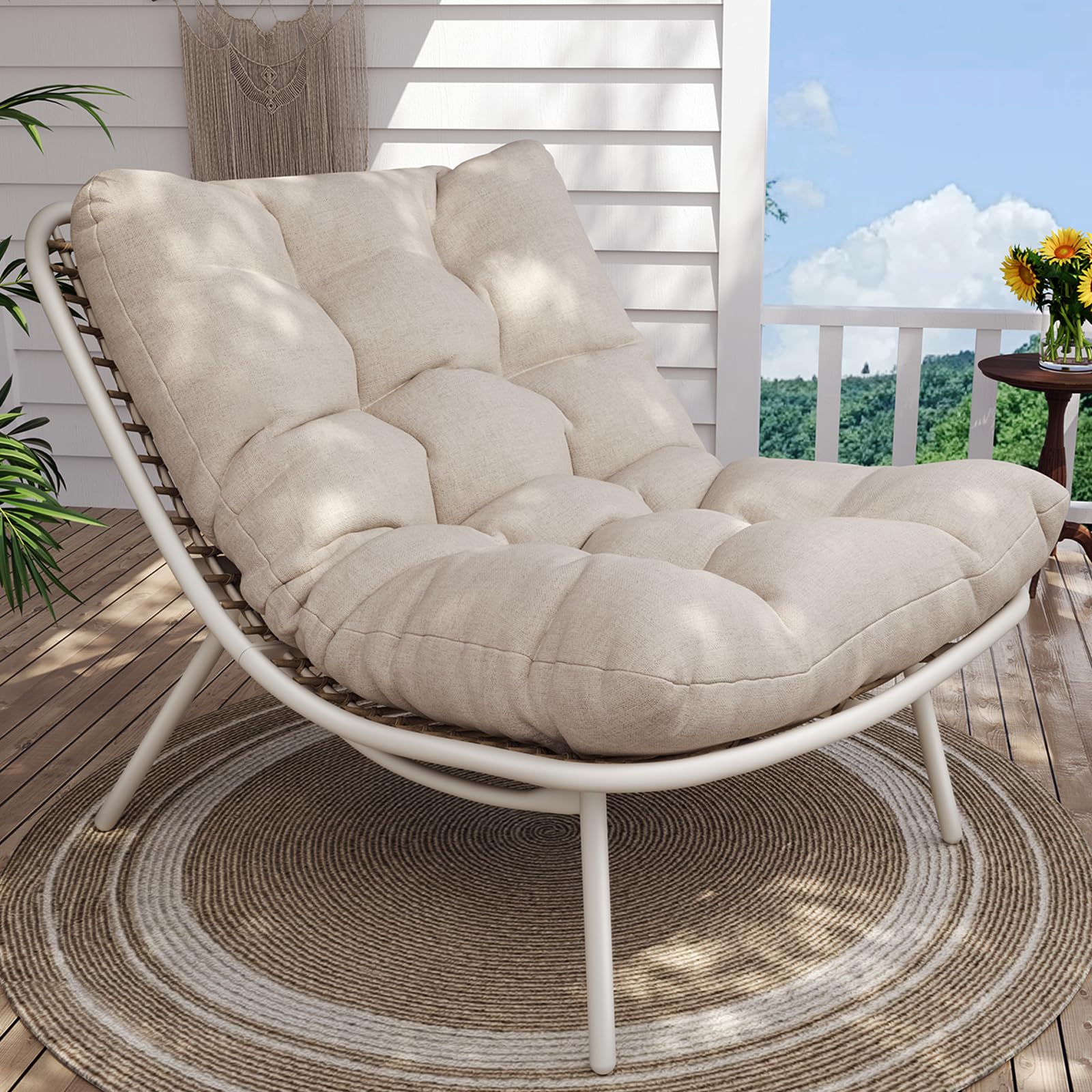 Wicker Chaise Lounge Chair with Thick Cushion