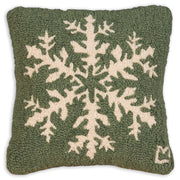 Pine Snowflake Hand-Hooked Wool Decorative Throw Pillow
