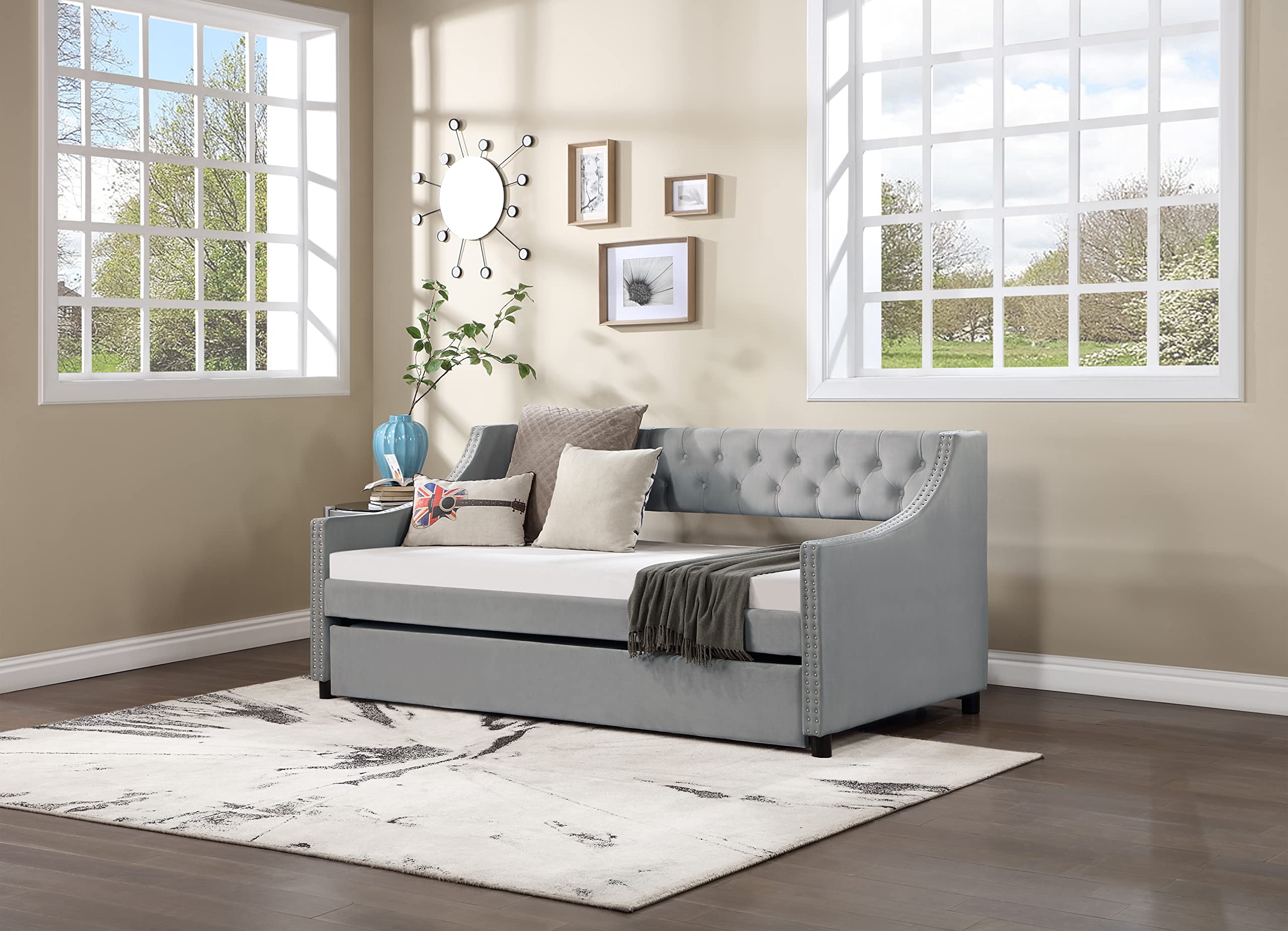 Twin Size Daybed with Pop Up Trundle
