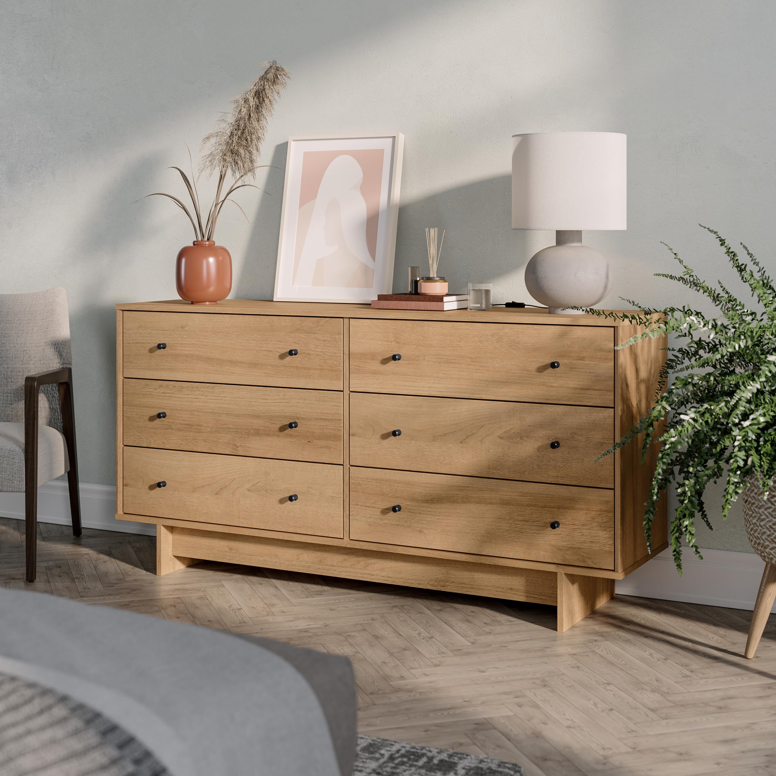 Finnley 6-Drawer Dresser in Natural Oak