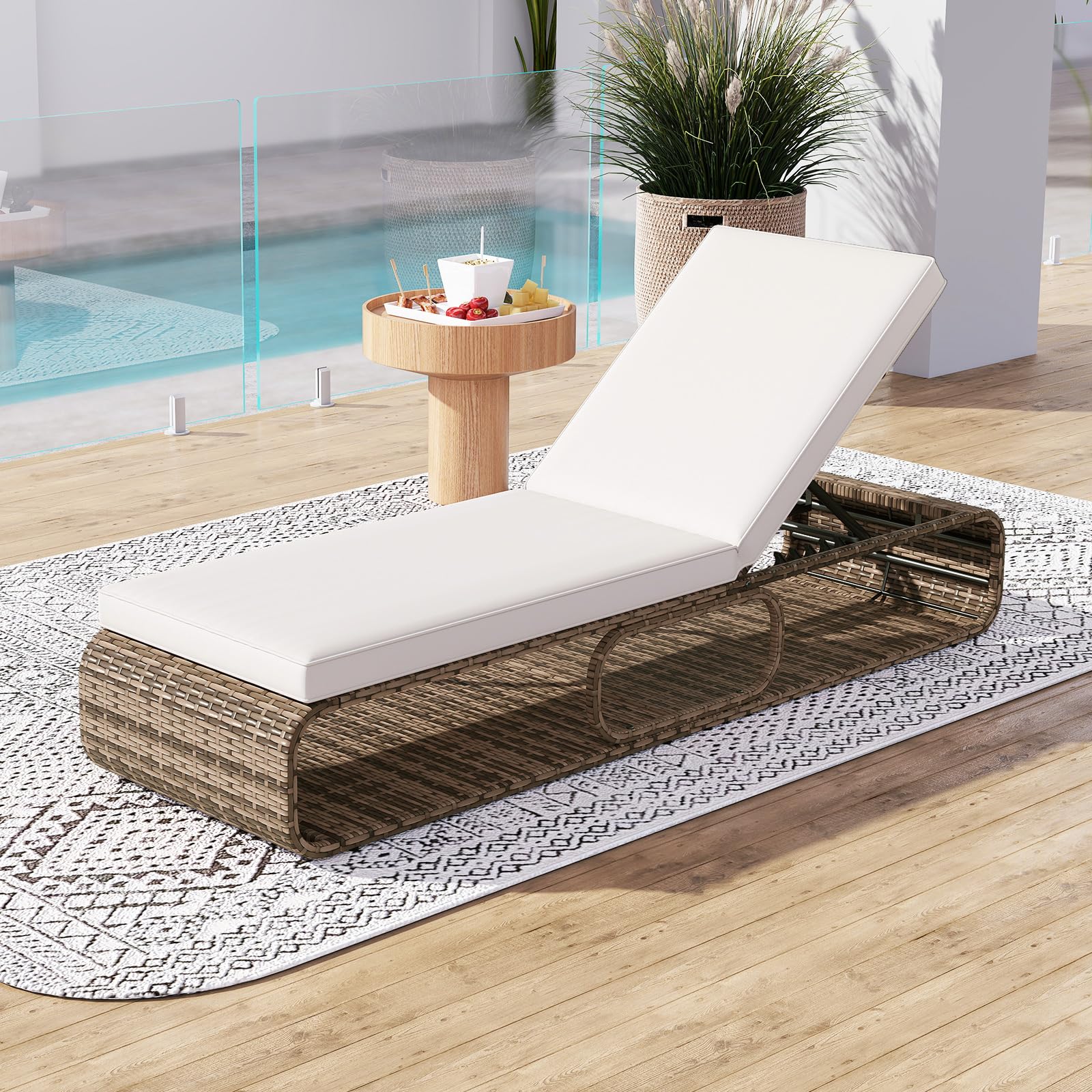 7-Position Outdoor Chaise Lounge Chair with Adjustable Backrest