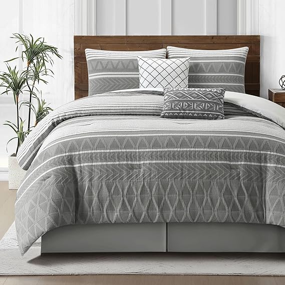 King Geometric Jacquard Comforter Set - Sage