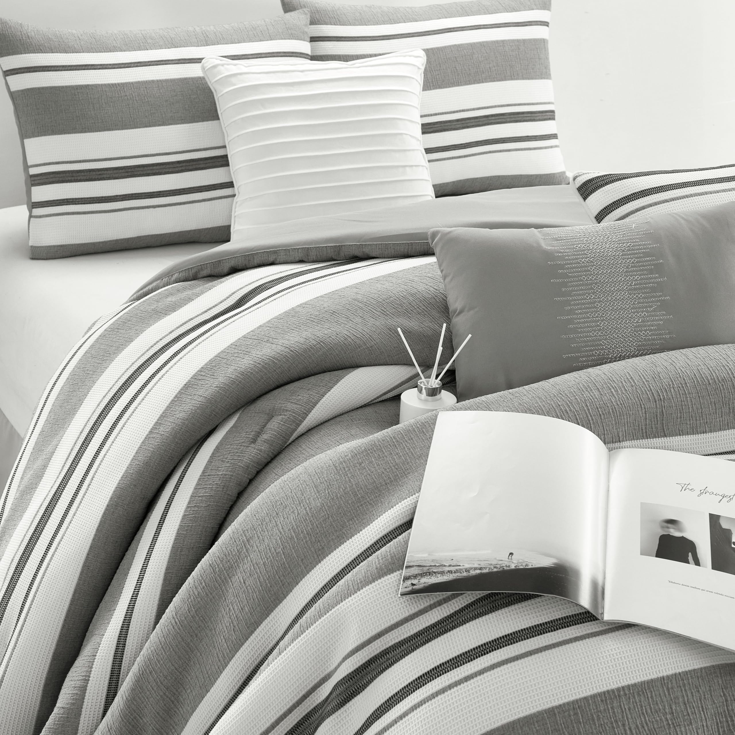 7-Piece Queen Comforter Set with Geometric Jacquard Pattern