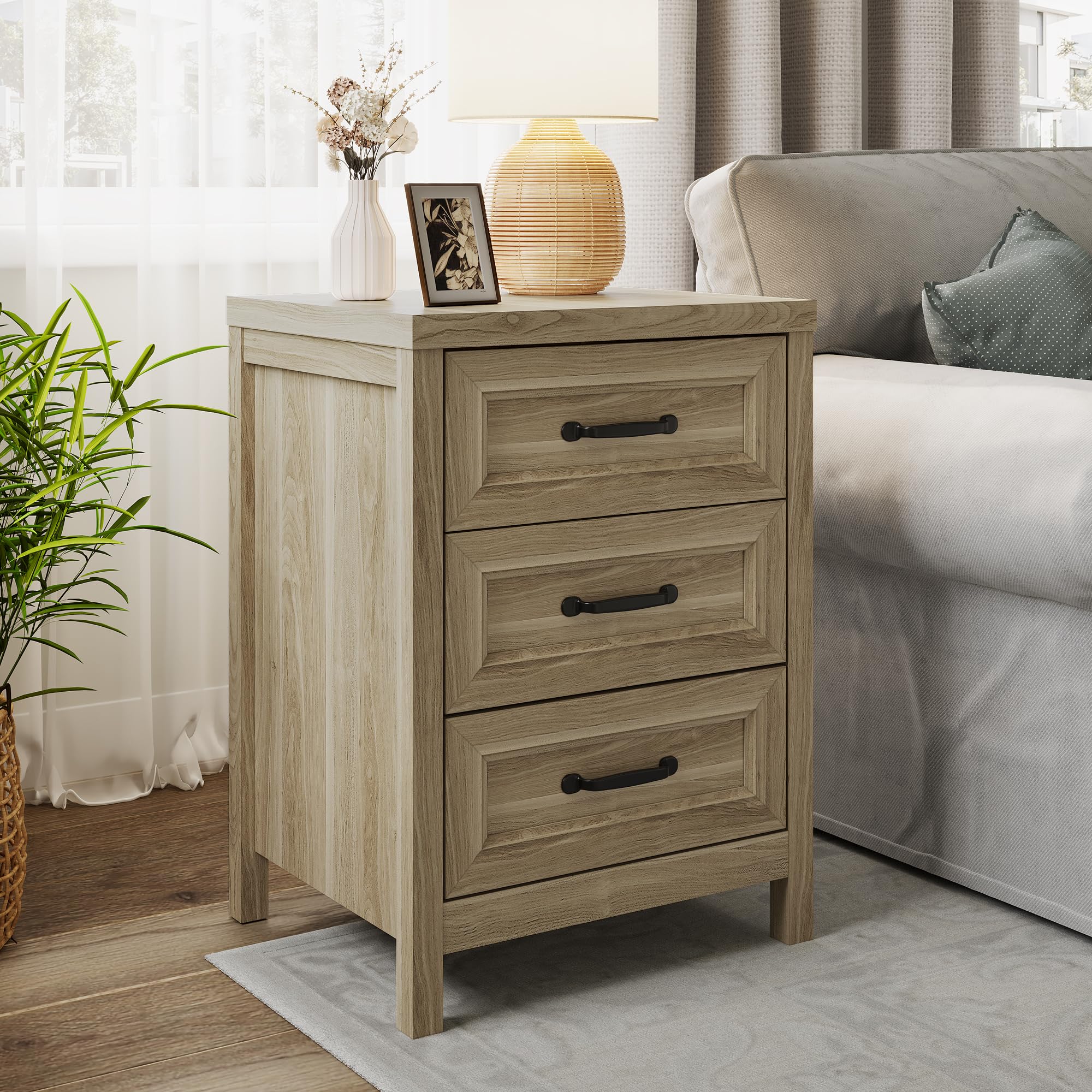 3 Drawer Nightstand with Modern Wood Design